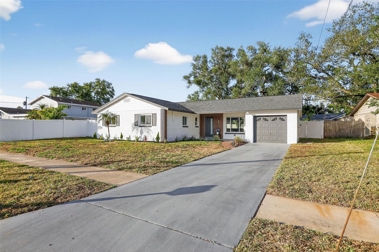8317 BOXWOOD DR — photo 5