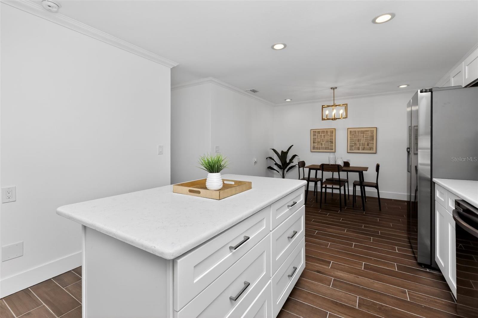 8317 BOXWOOD DR — photo 16