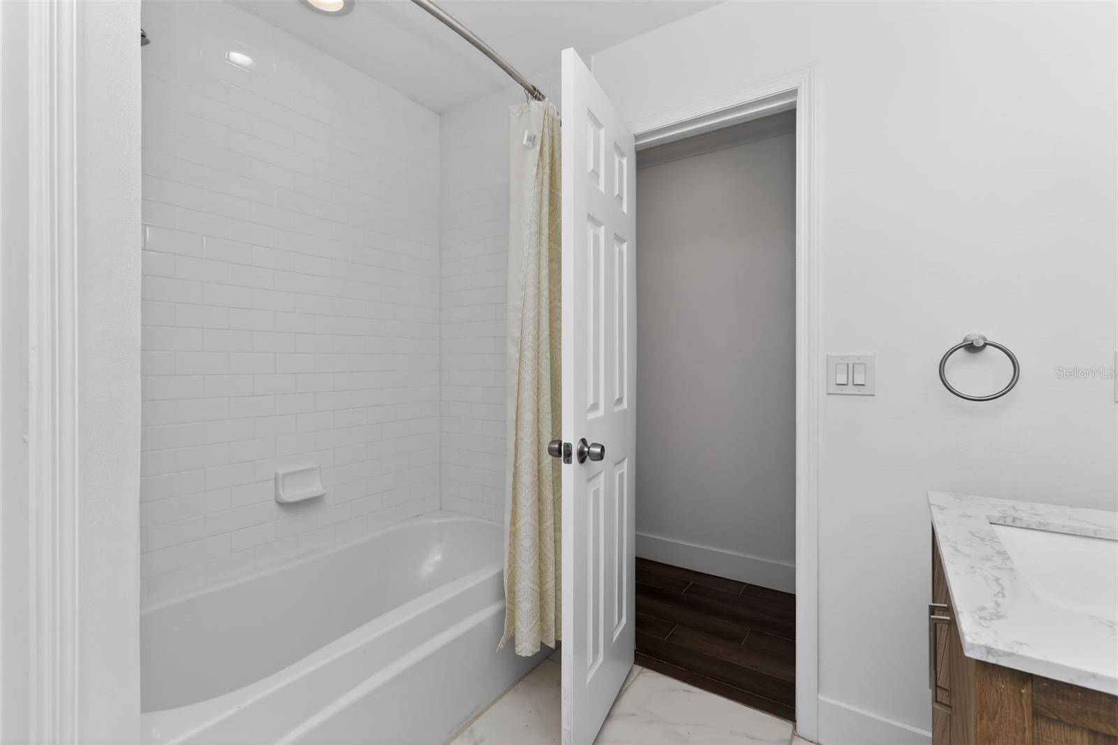 8317 BOXWOOD DR — photo 21