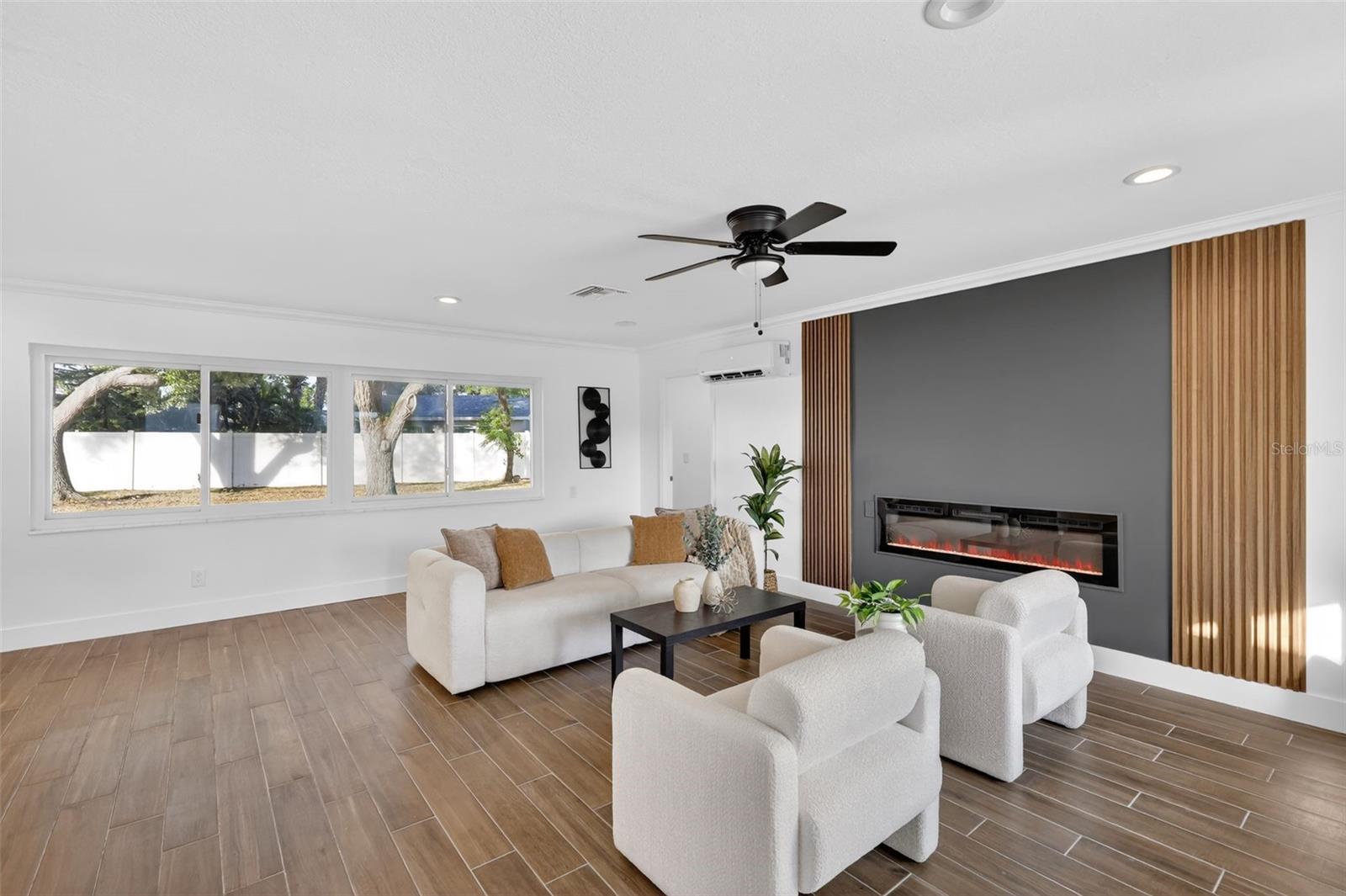 8317 BOXWOOD DR — photo 9