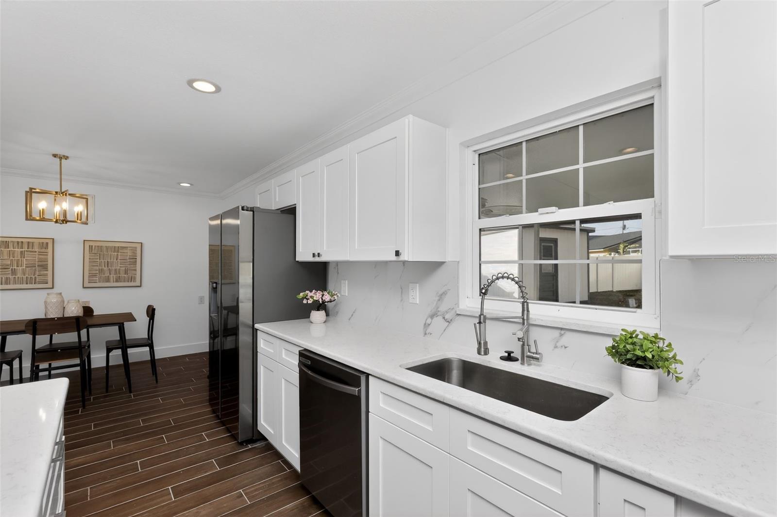 8317 BOXWOOD DR — photo 18