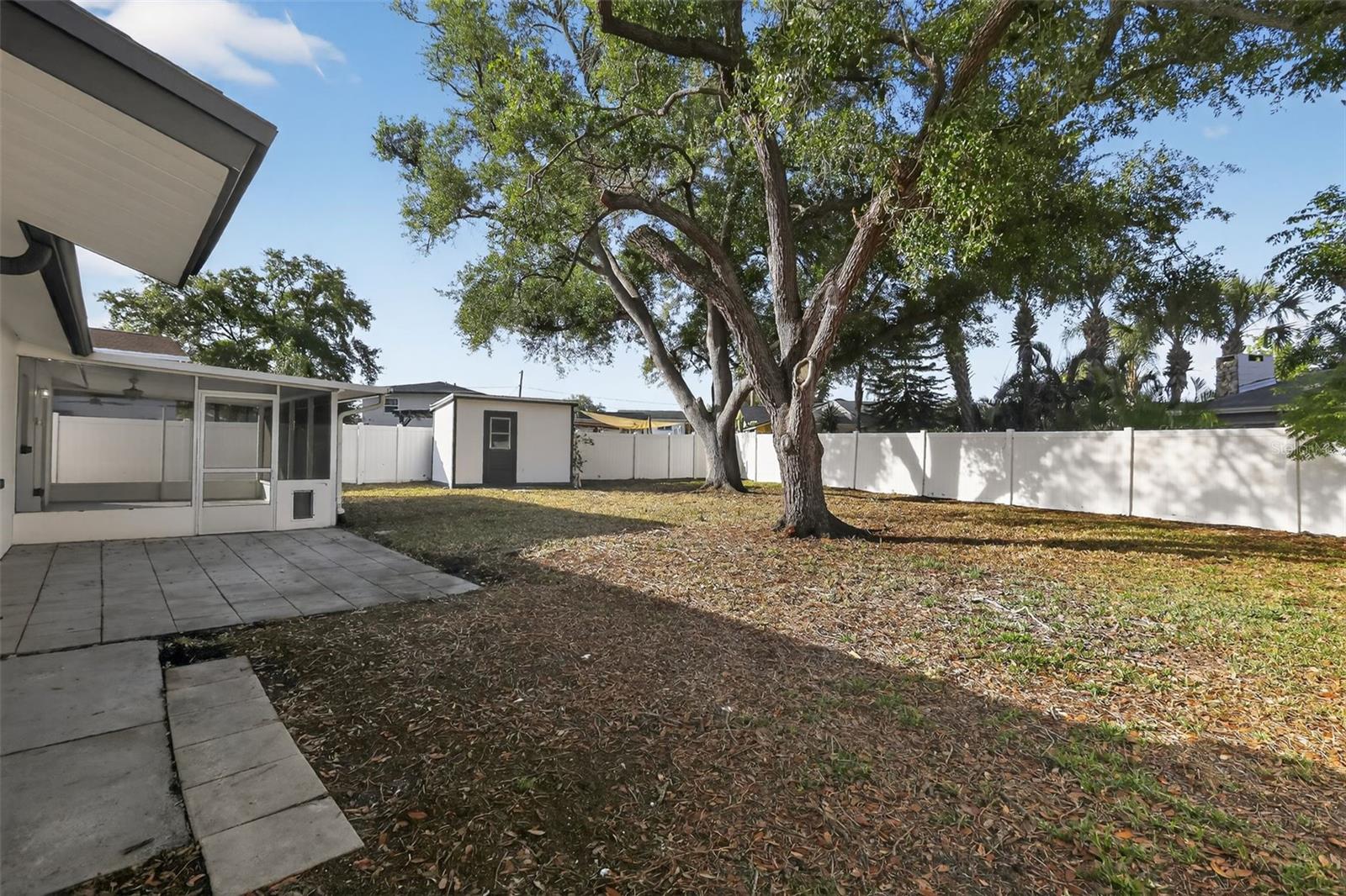 8317 BOXWOOD DR — photo 33