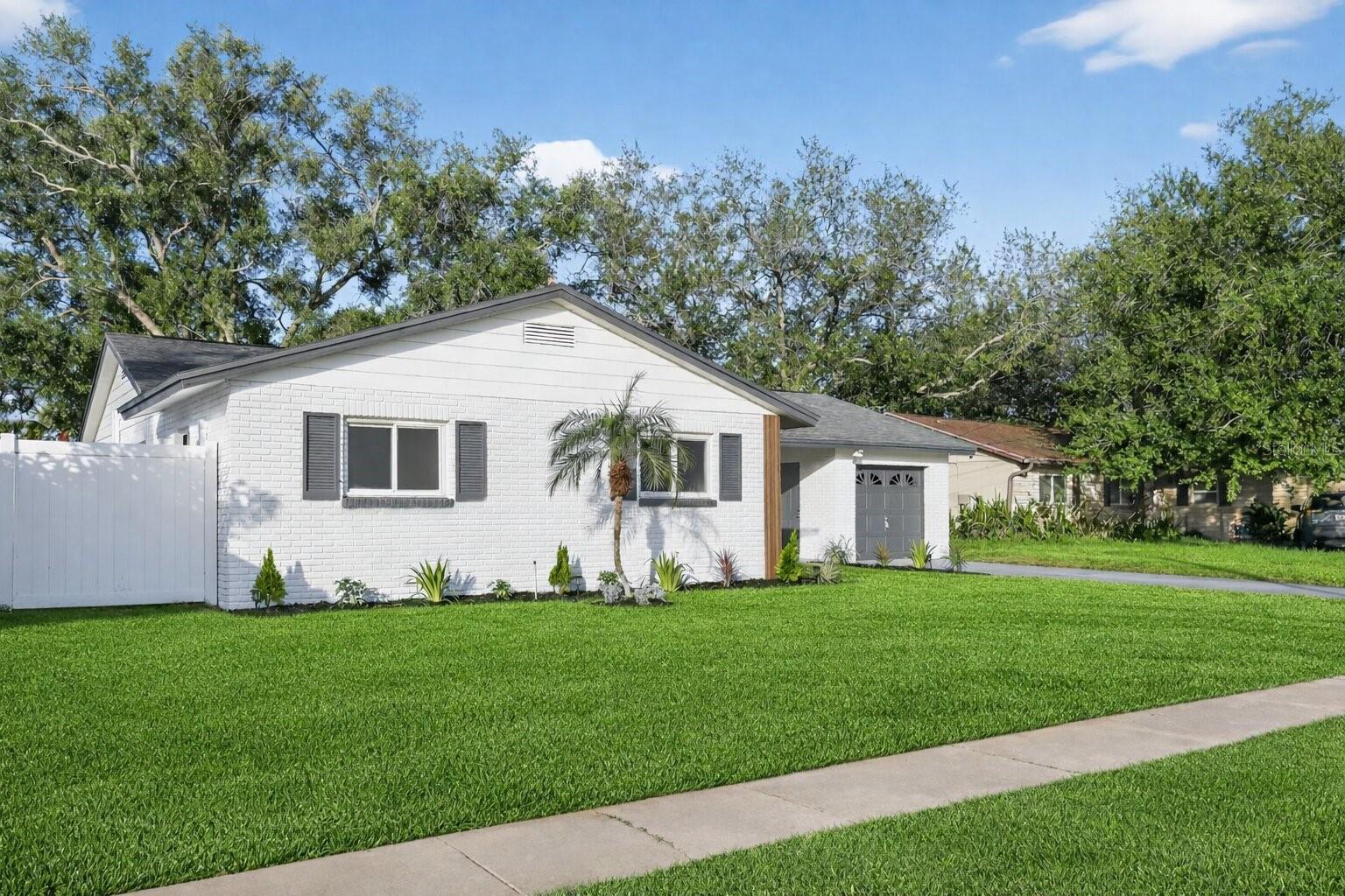 8317 BOXWOOD DR — photo 2