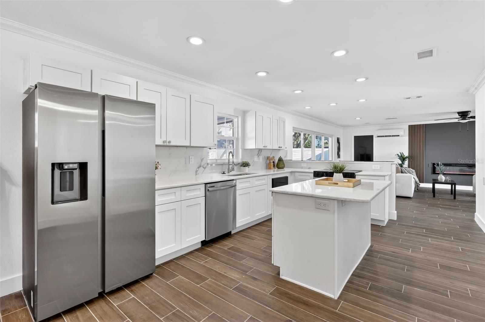 8317 BOXWOOD DR — photo 15