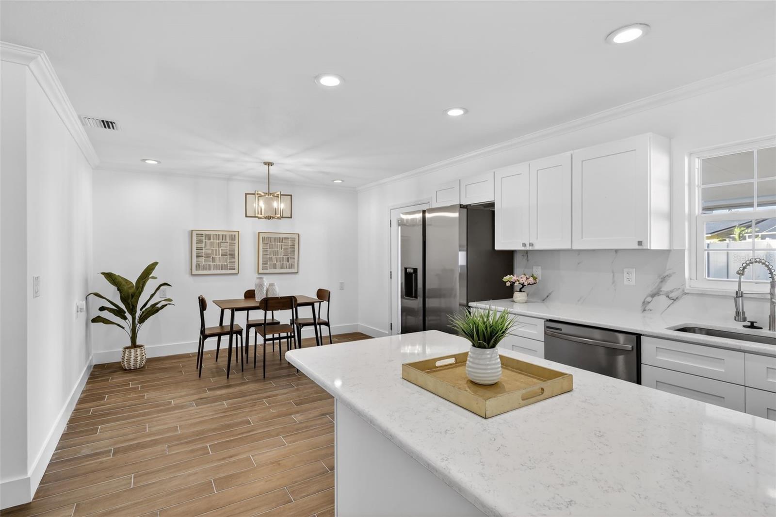 8317 BOXWOOD DR — photo 14
