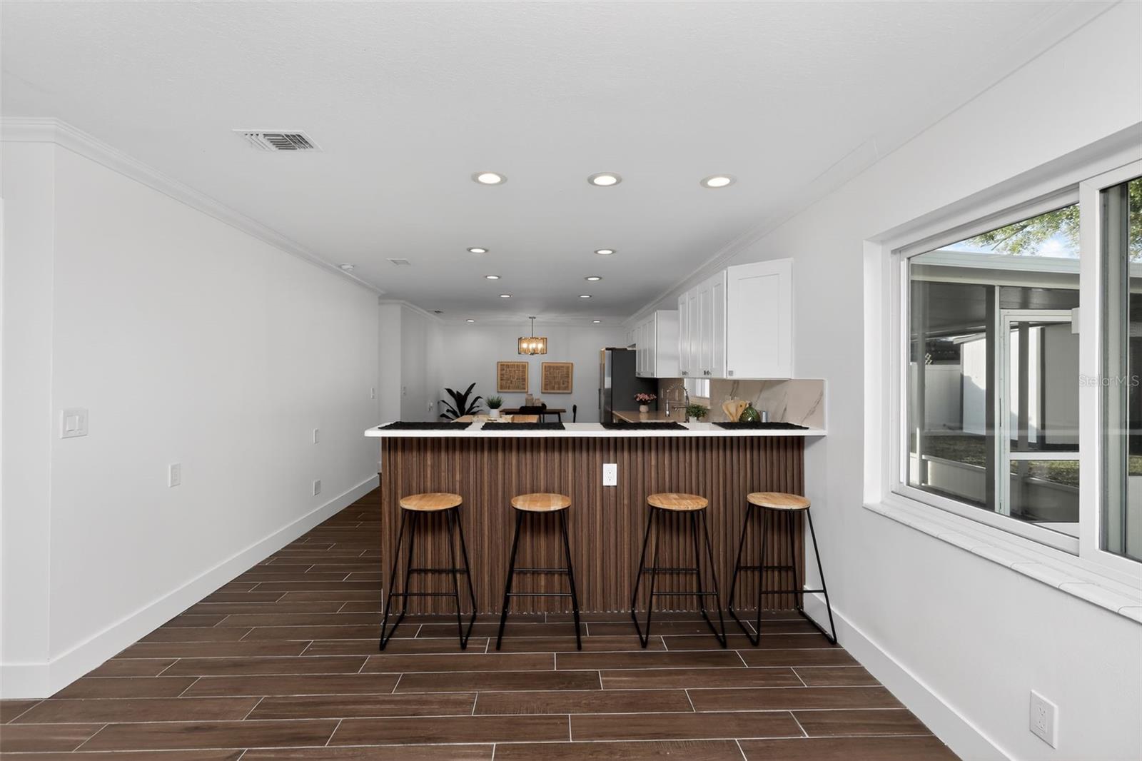 8317 BOXWOOD DR — photo 12