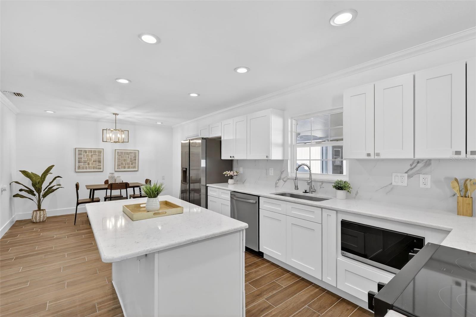 8317 BOXWOOD DR — photo 13