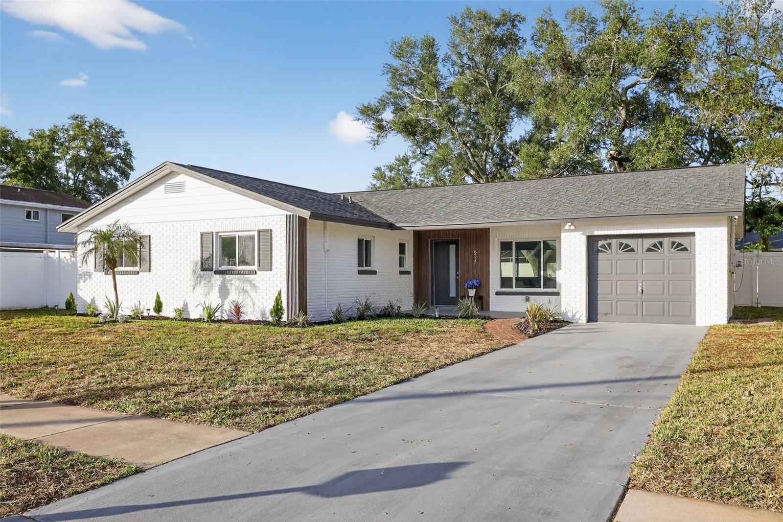 8317 BOXWOOD DR — photo 3