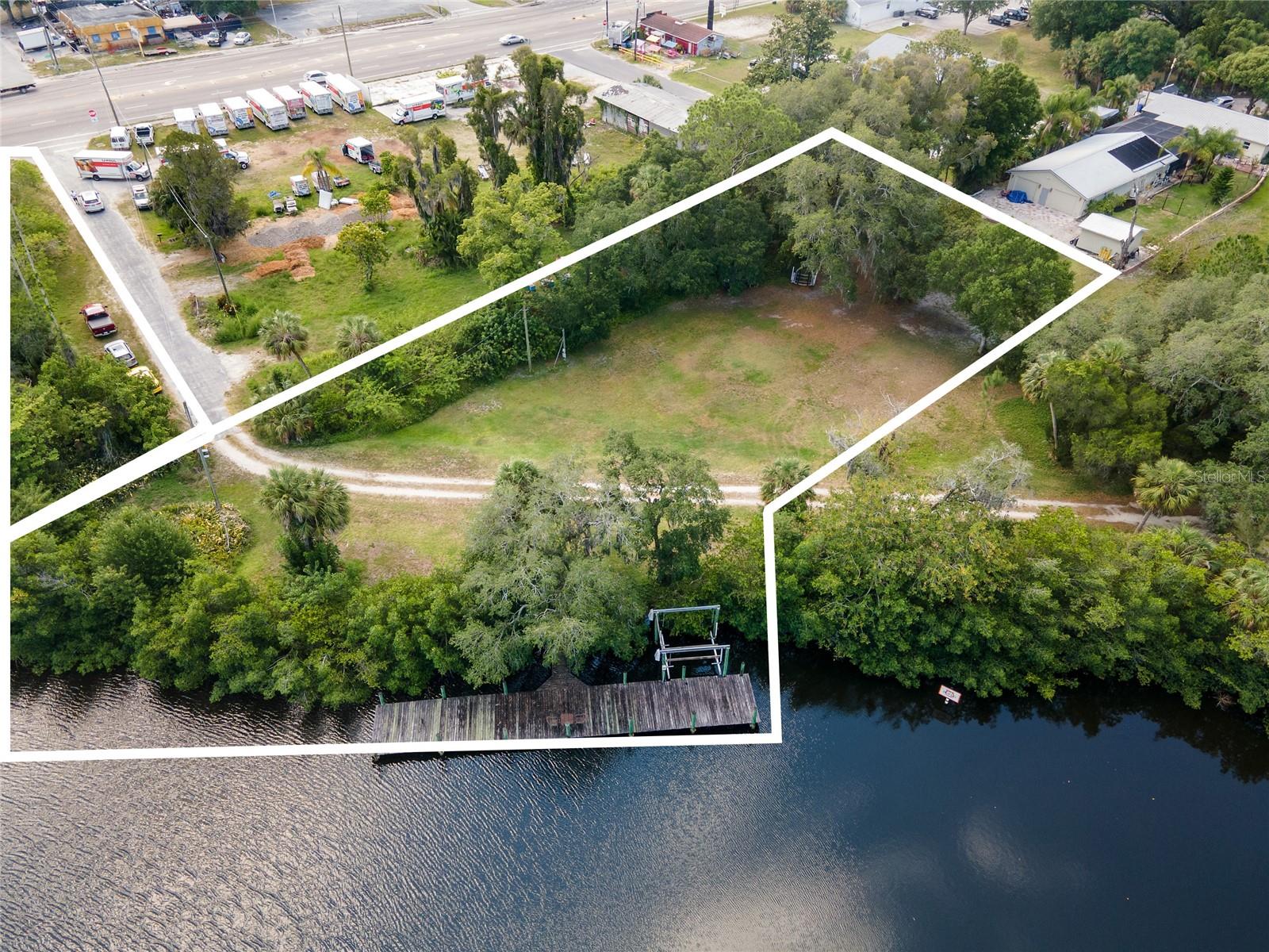 102 DICKMAN DR SW — photo 2