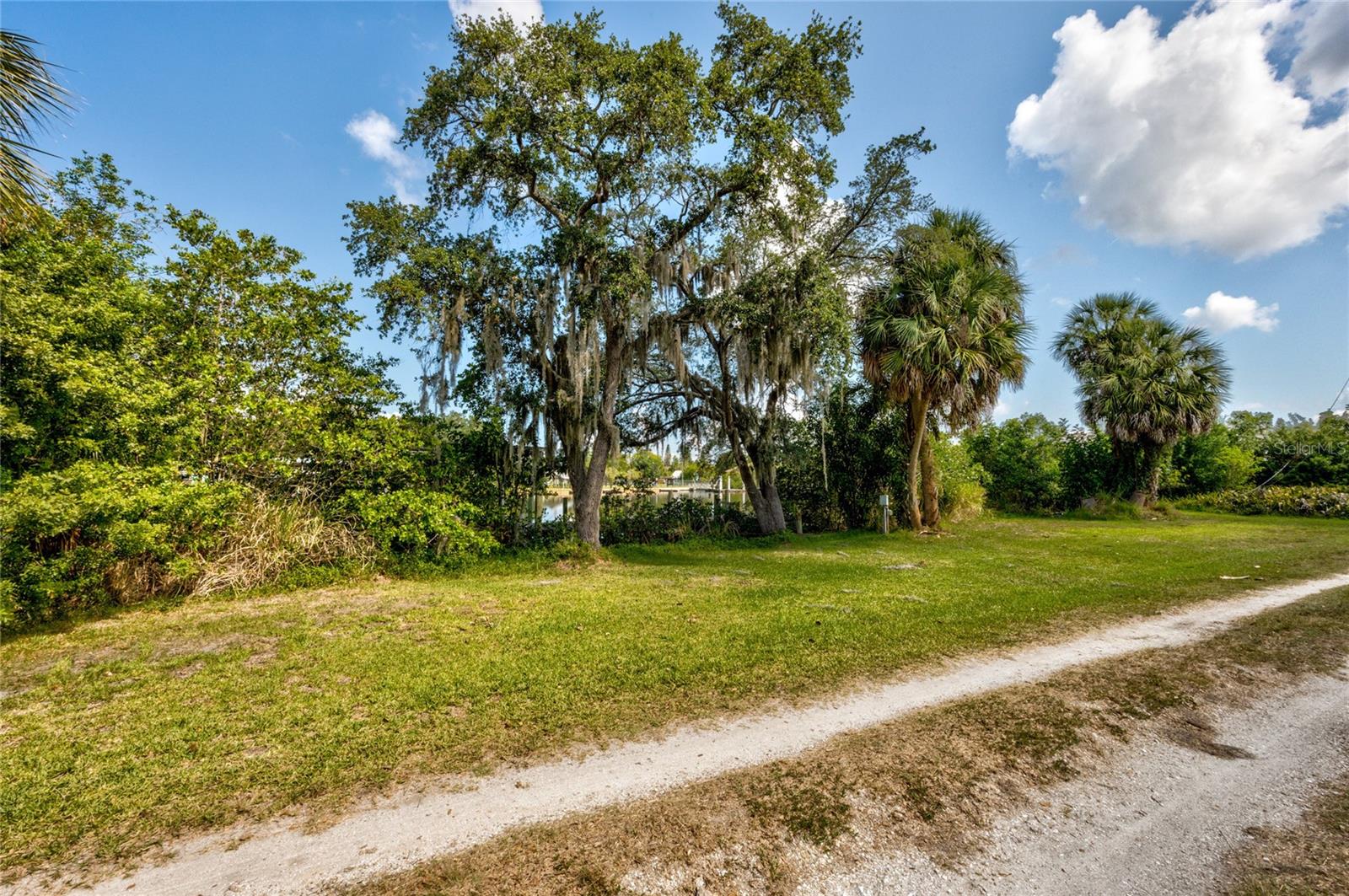 102 DICKMAN DR SW — photo 44