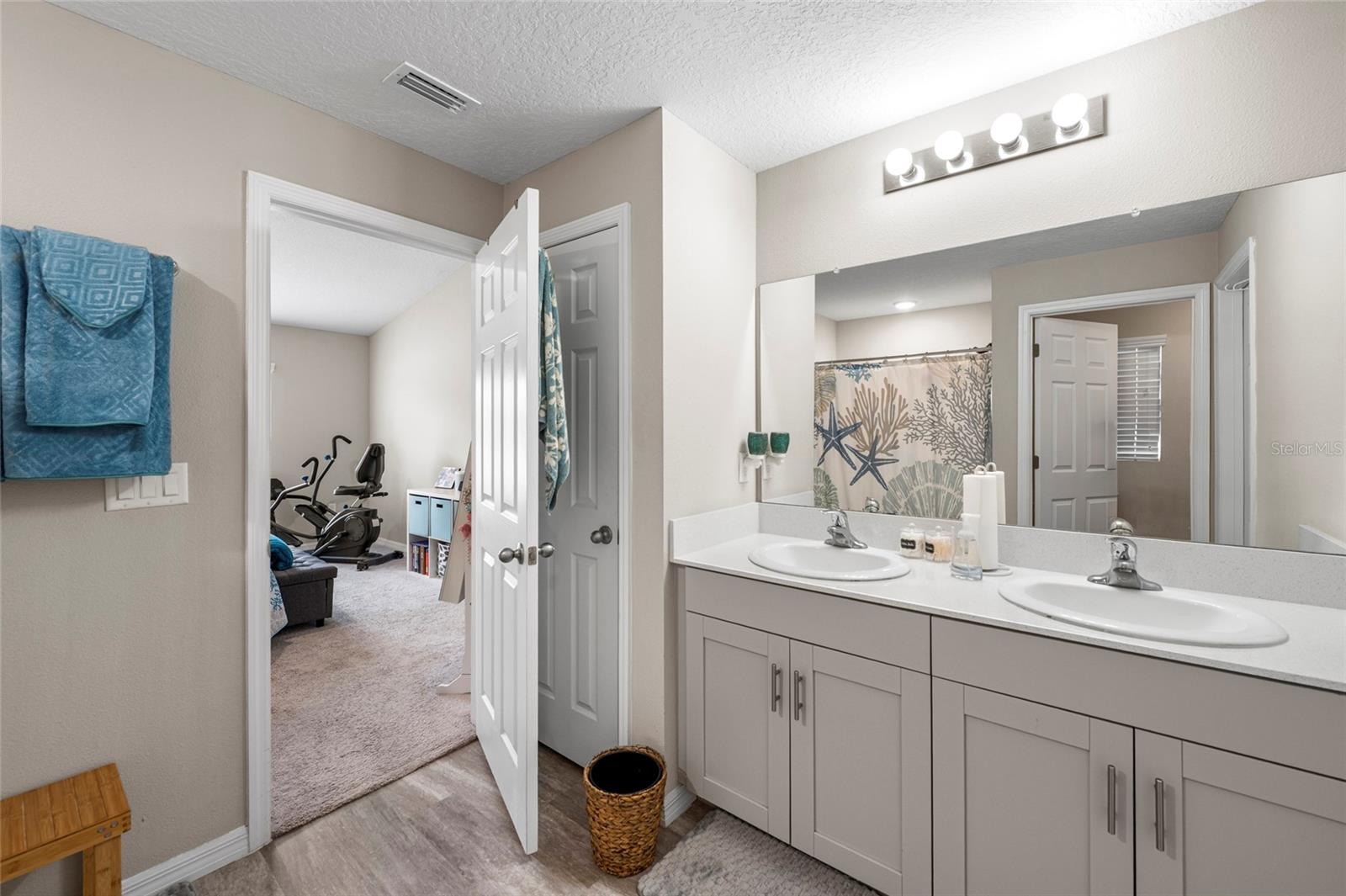 12690 TANNENCREST DR — photo 18