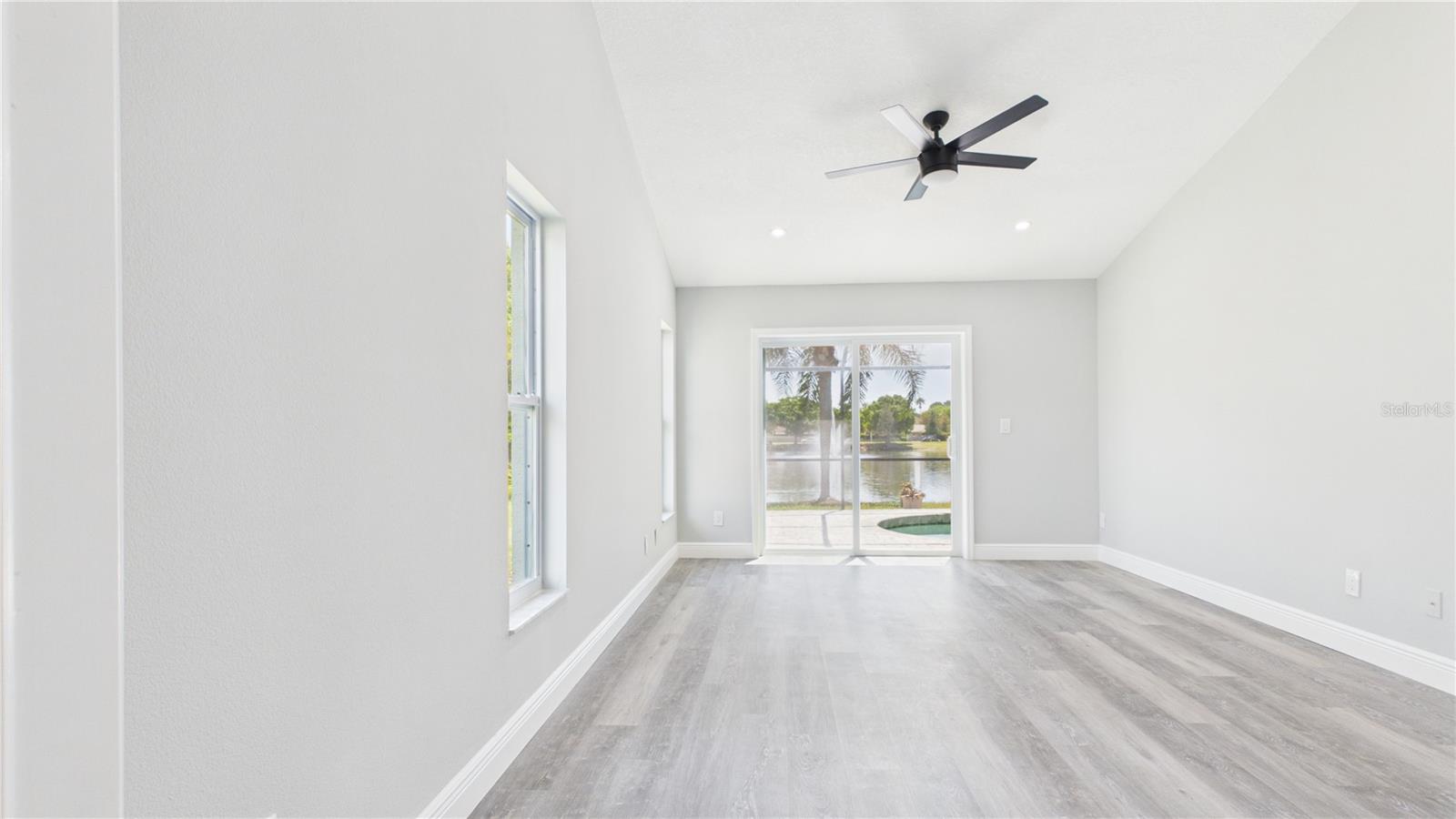 8609 BOYSENBERRY DR — photo 21