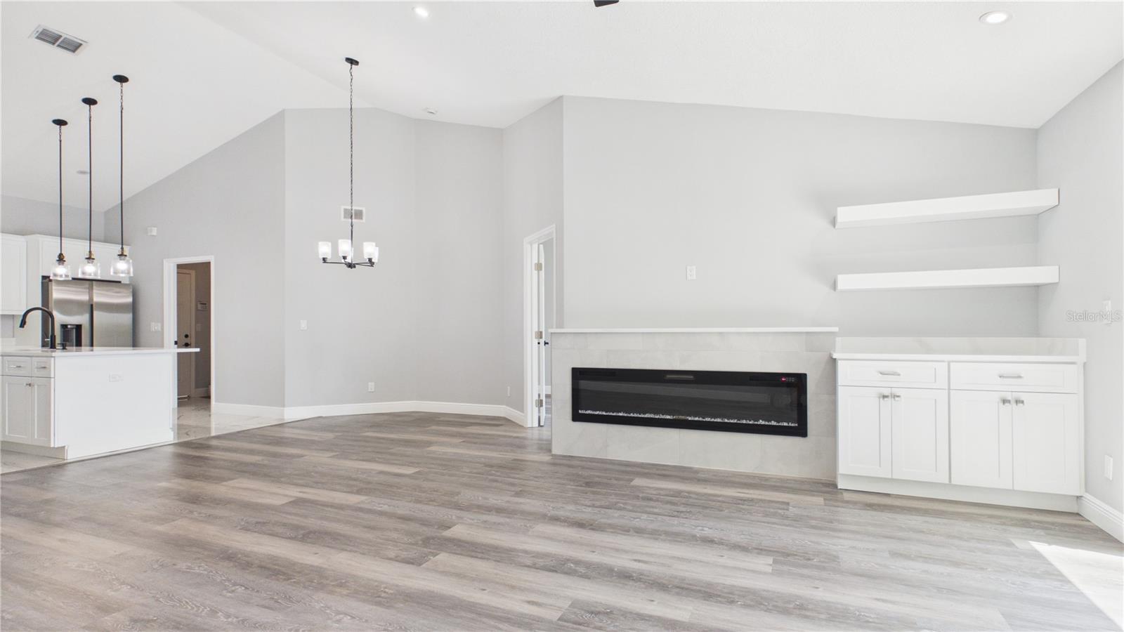 8609 BOYSENBERRY DR — photo 11