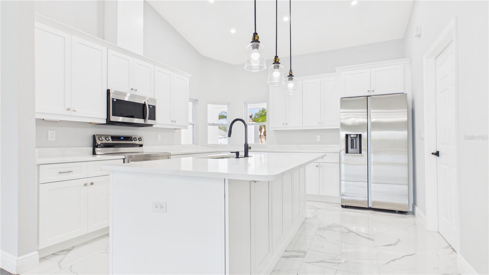 8609 BOYSENBERRY DR — photo 18