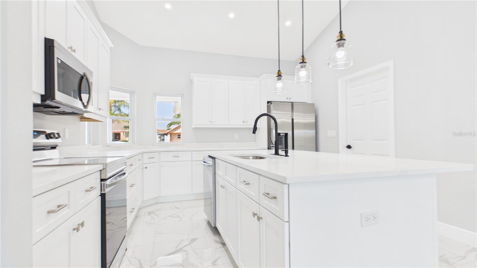 8609 BOYSENBERRY DR — photo 16