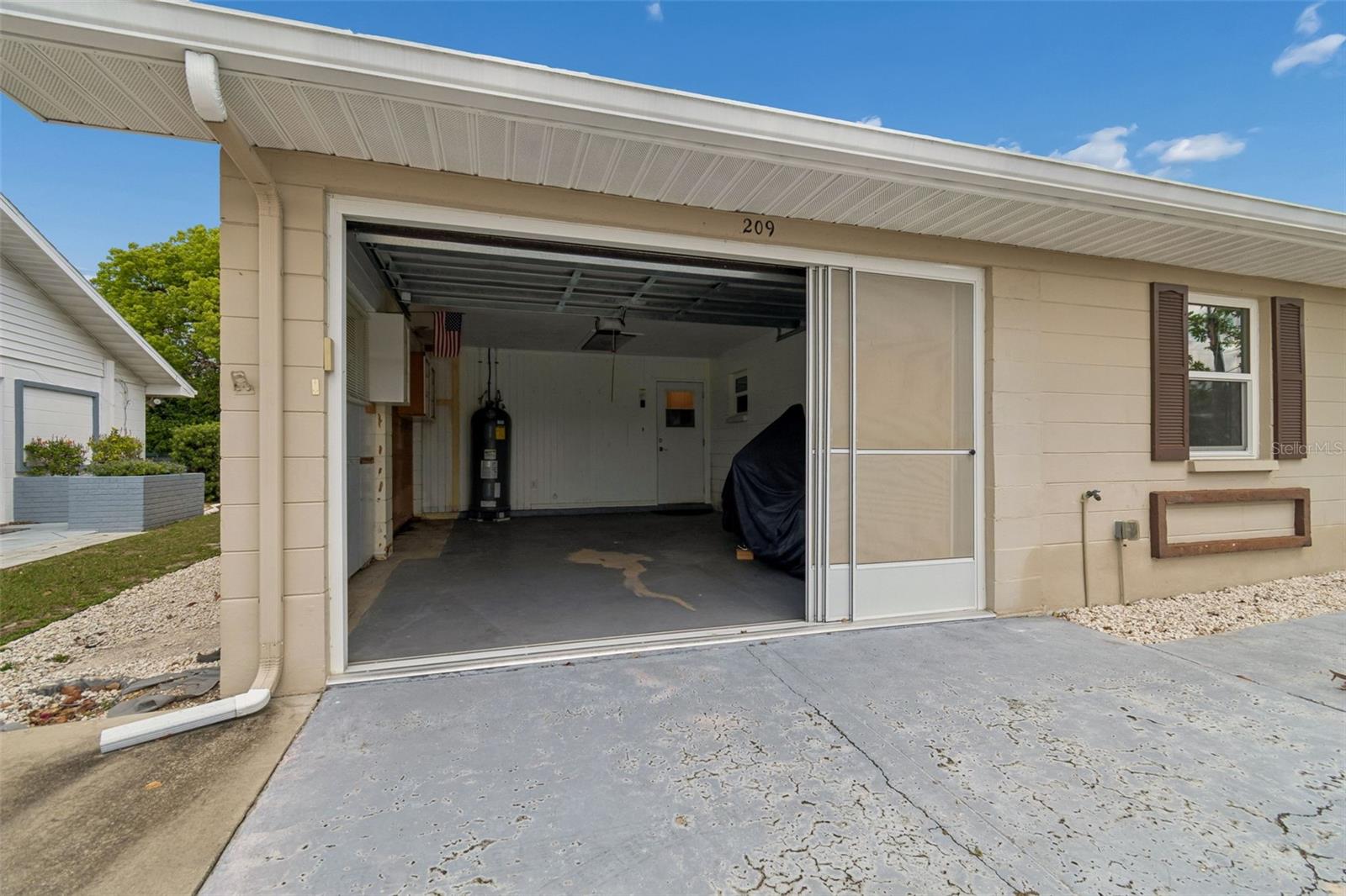 209 GENET CT — photo 31