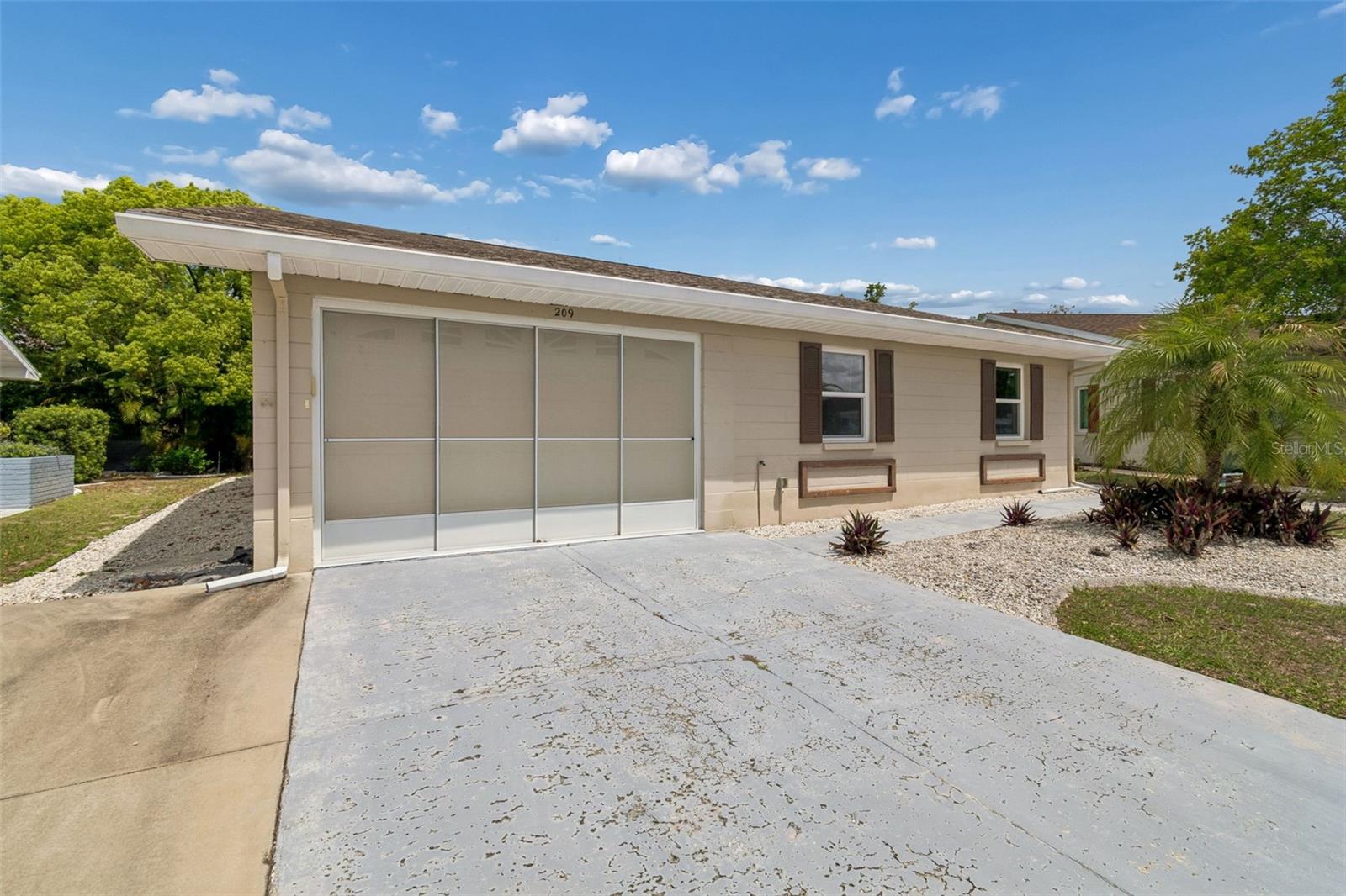209 GENET CT — photo 2