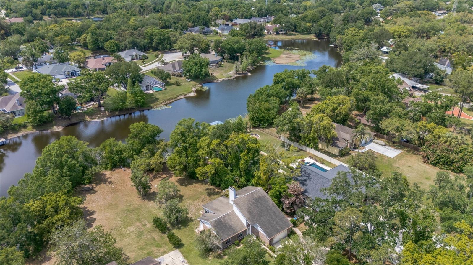785 DUQUE RD — photo 36