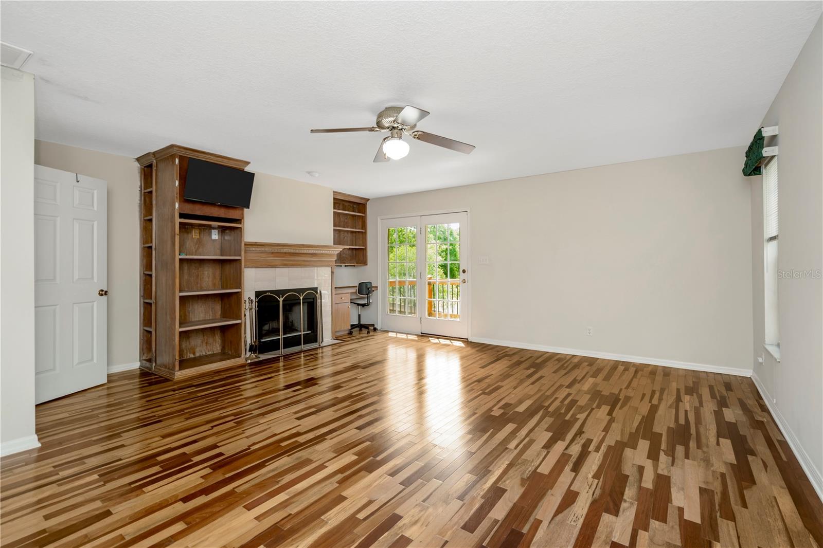 785 DUQUE RD — photo 25