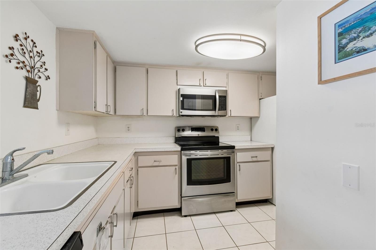 2944 W BAY DR #106 — photo 11