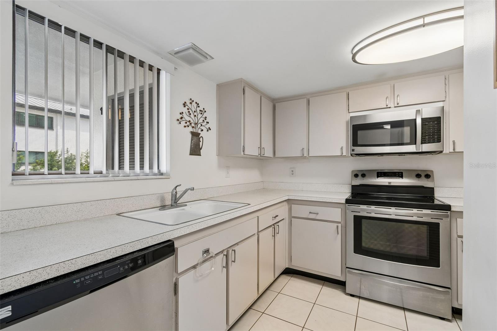 2944 W BAY DR #106 — photo 10