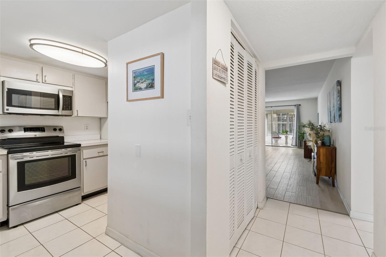 2944 W BAY DR #106 — photo 8