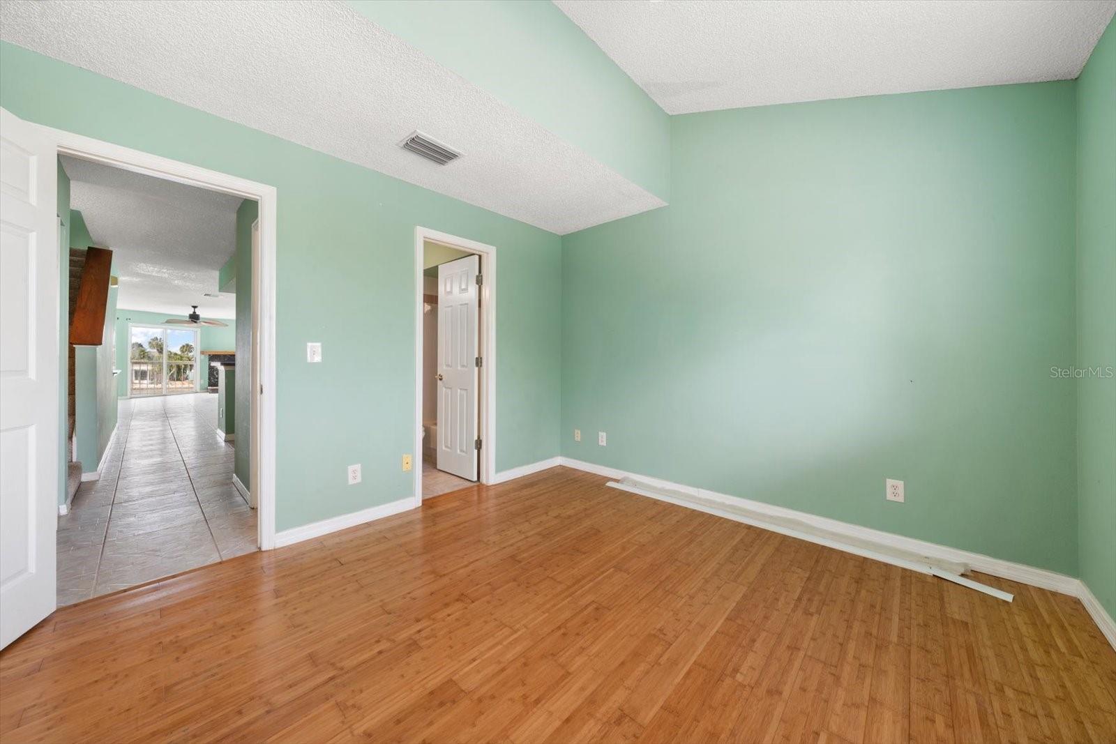 124 MARCDALE BLVD — photo 43