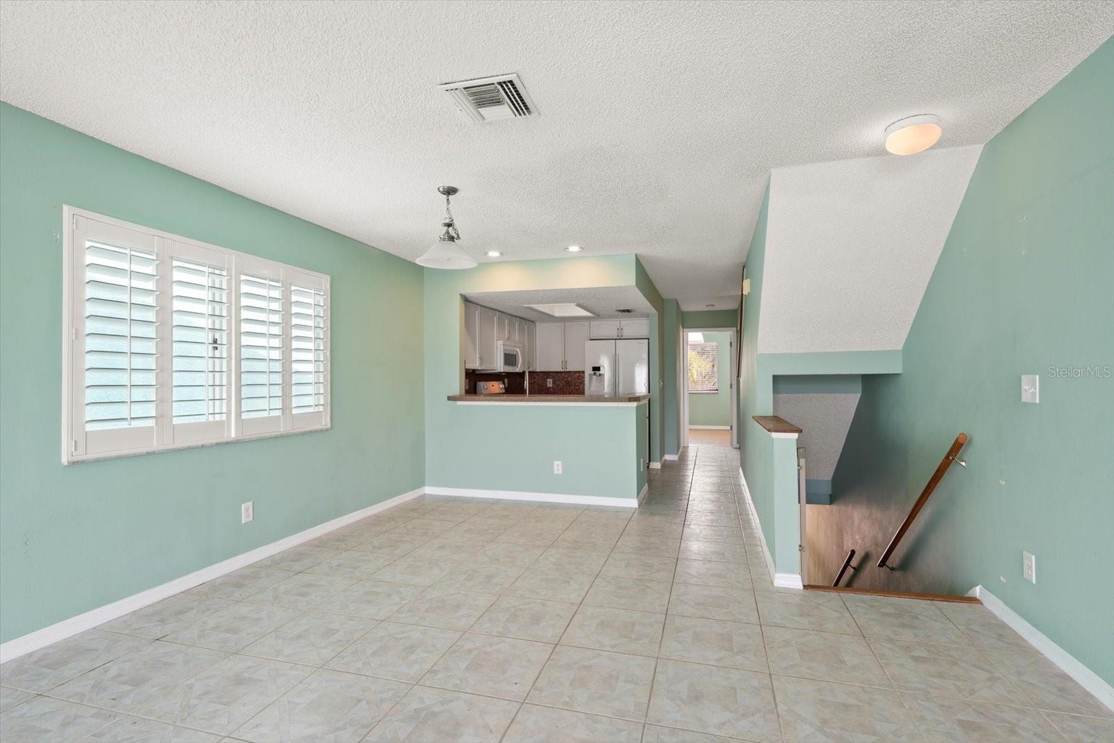 124 MARCDALE BLVD — photo 8