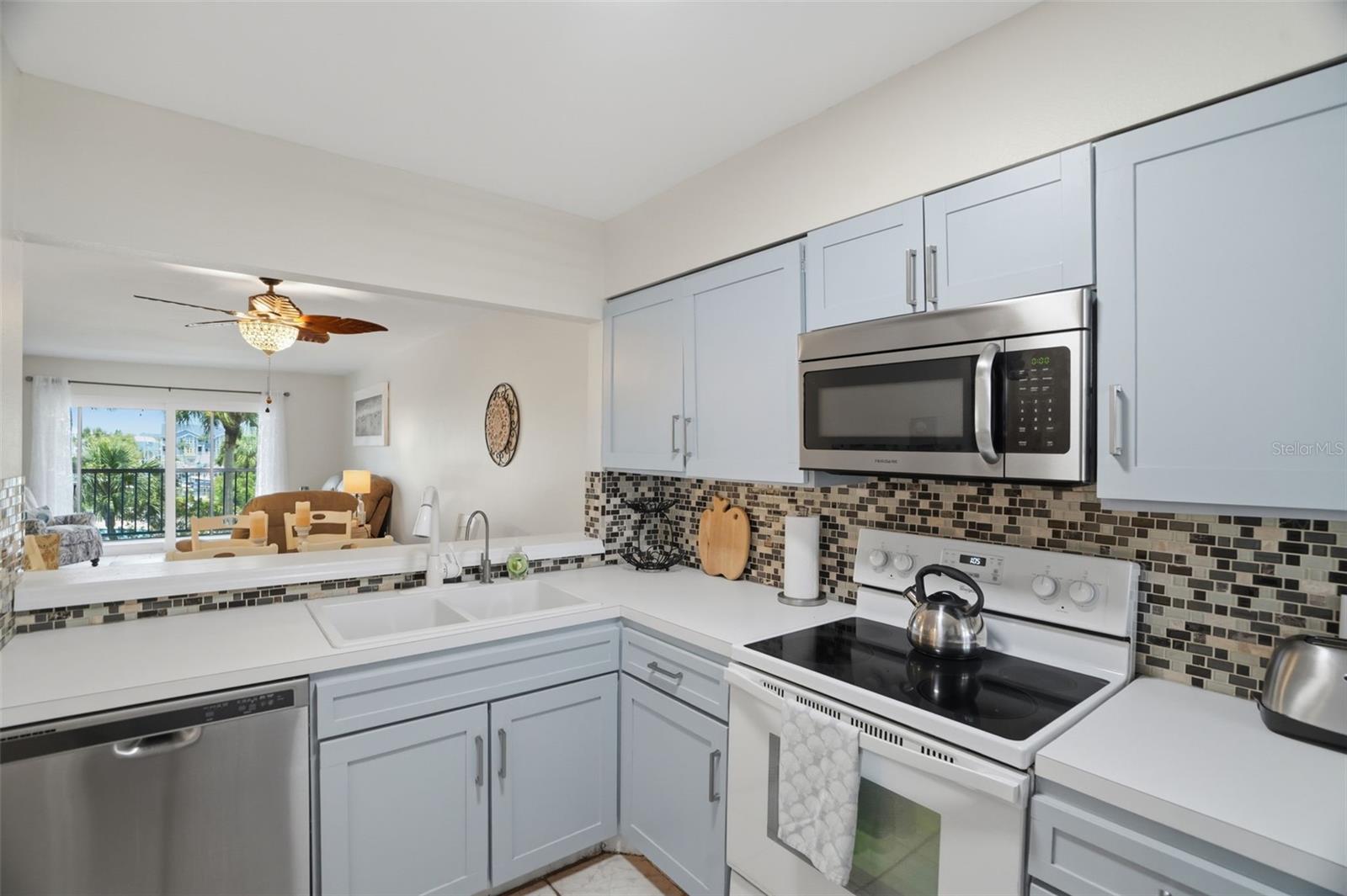 5557 SEA FOREST DR #215 — photo 3