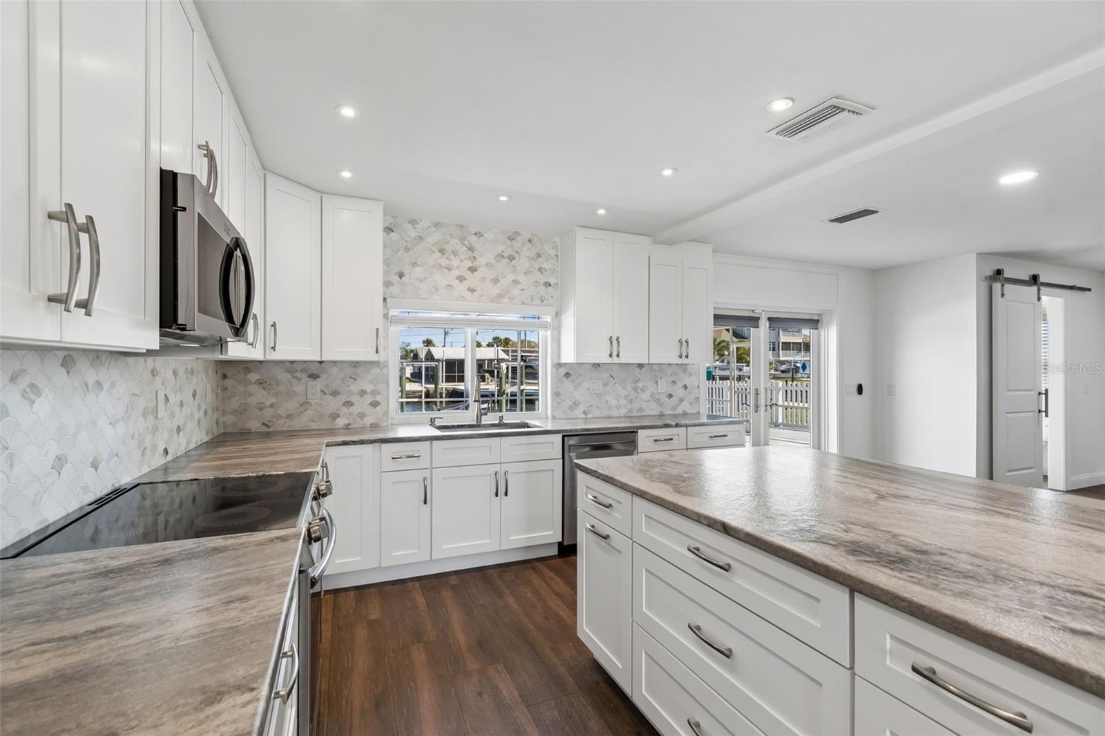 8034 BRIGHTON DR — photo 32