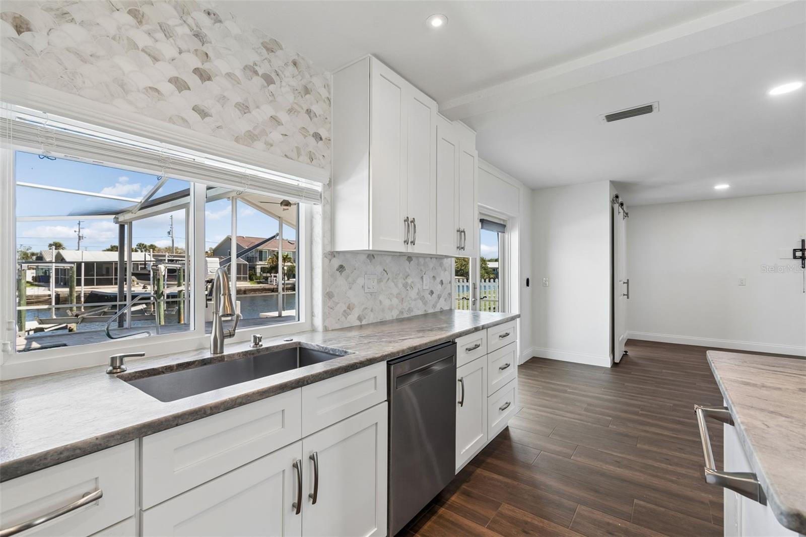 8034 BRIGHTON DR — photo 30
