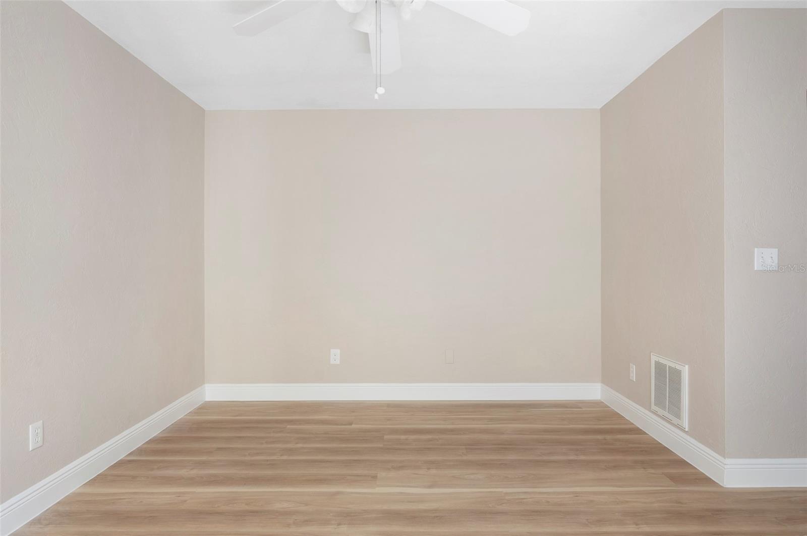 491 ST TROPEZ CIR NE — photo 23