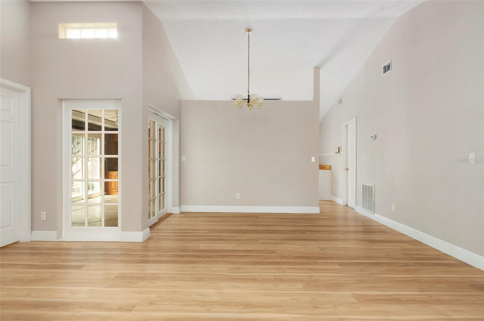 491 ST TROPEZ CIR NE — photo 7