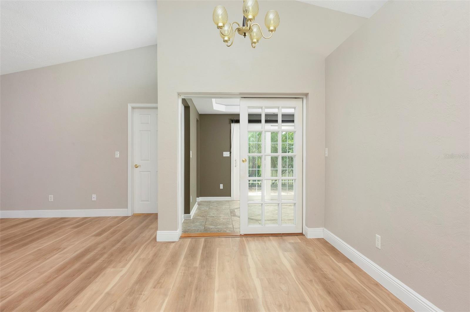 491 ST TROPEZ CIR NE — photo 10