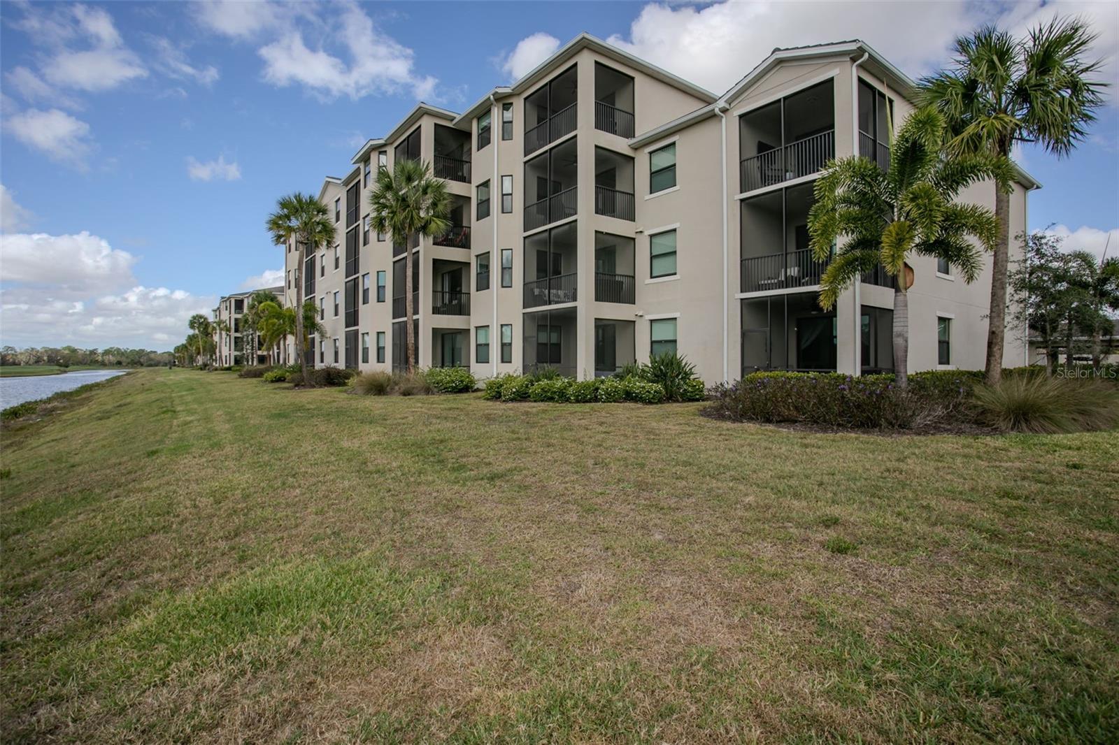 18028 GAWTHROP DR #403 — photo 2