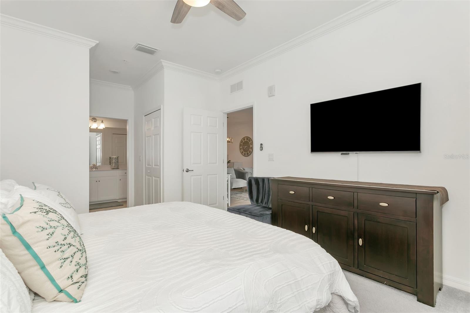 18028 GAWTHROP DR #403 — photo 21