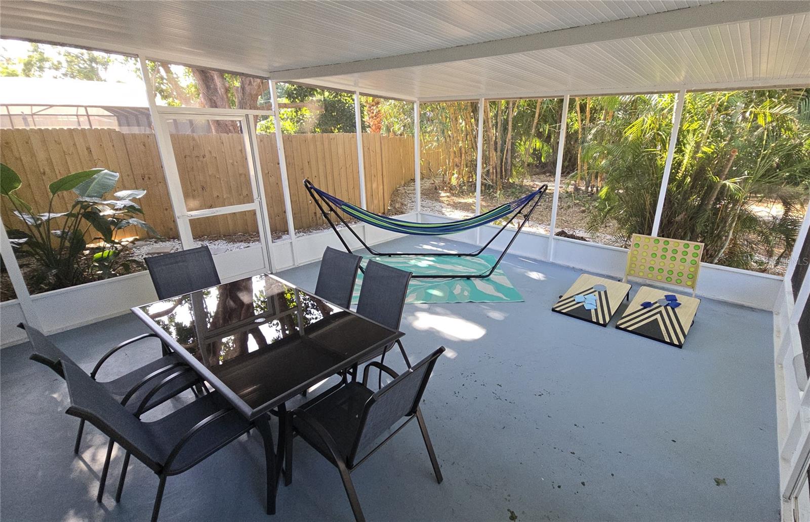 2107 PINE TER — photo 23
