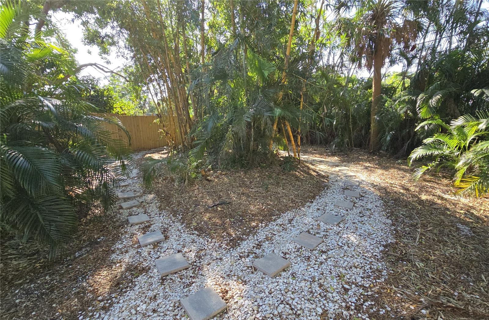 2107 PINE TER — photo 28