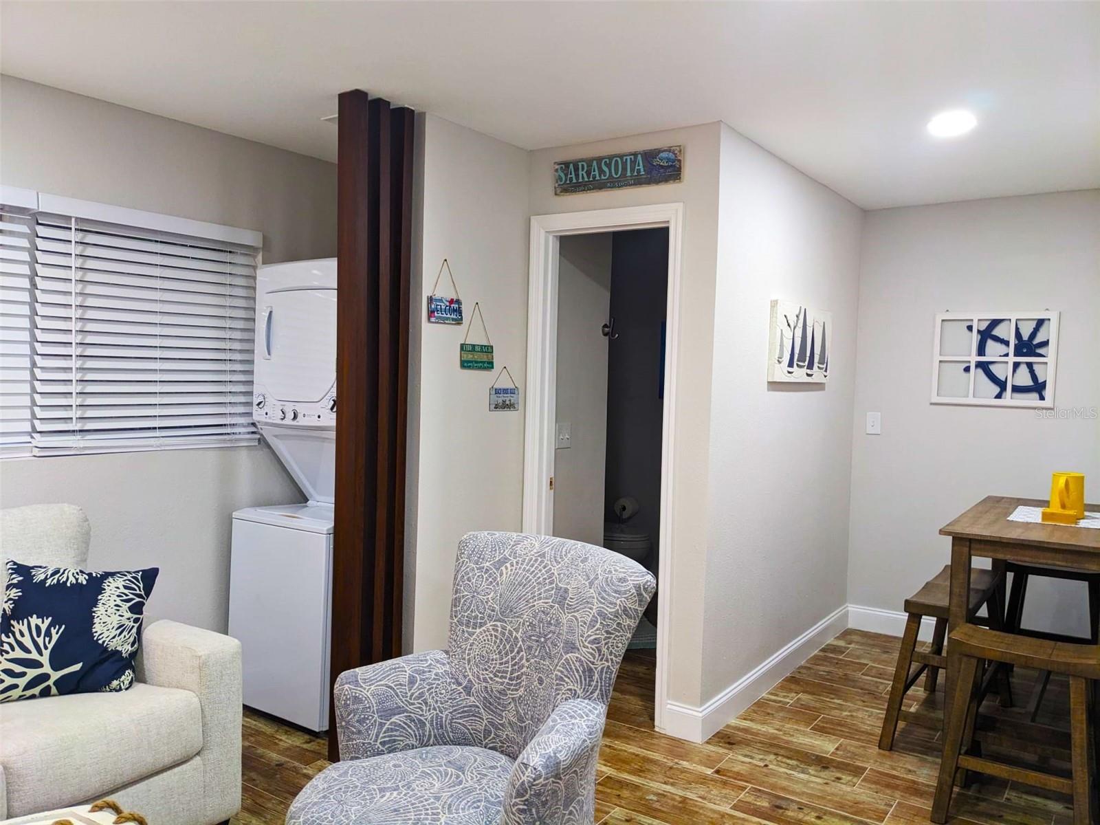 2107 PINE TER — photo 33