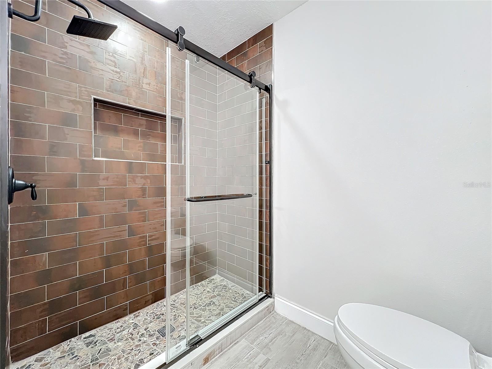 2107 PINE TER — photo 21