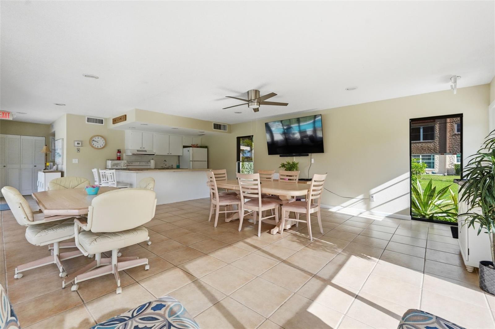 212 CEDARWOOD CIR #212 — photo 45