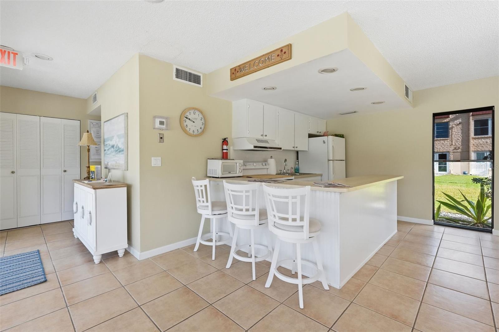 212 CEDARWOOD CIR #212 — photo 44