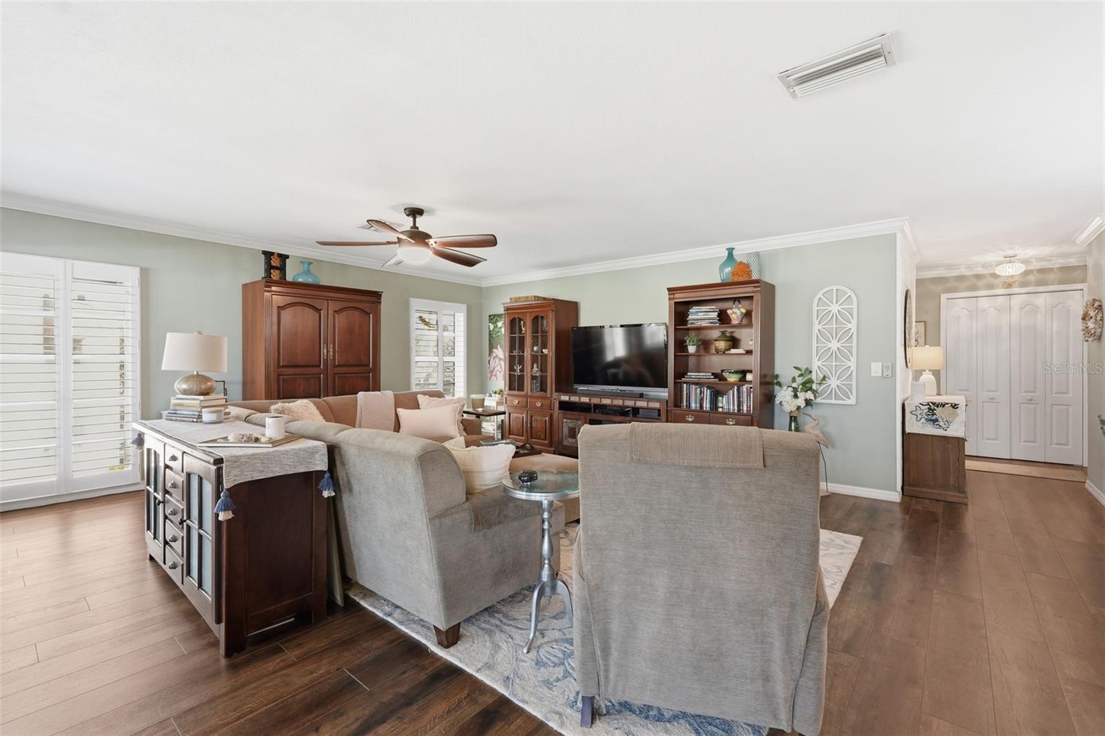 212 CEDARWOOD CIR #212 — photo 18