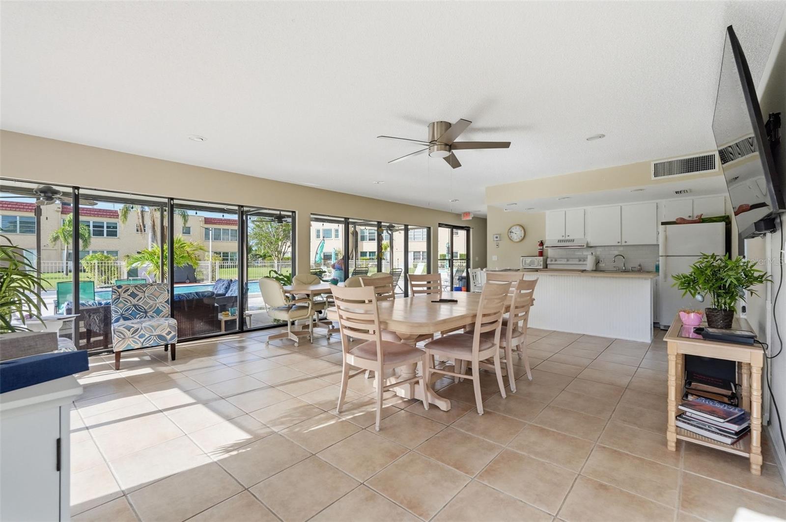 212 CEDARWOOD CIR #212 — photo 46