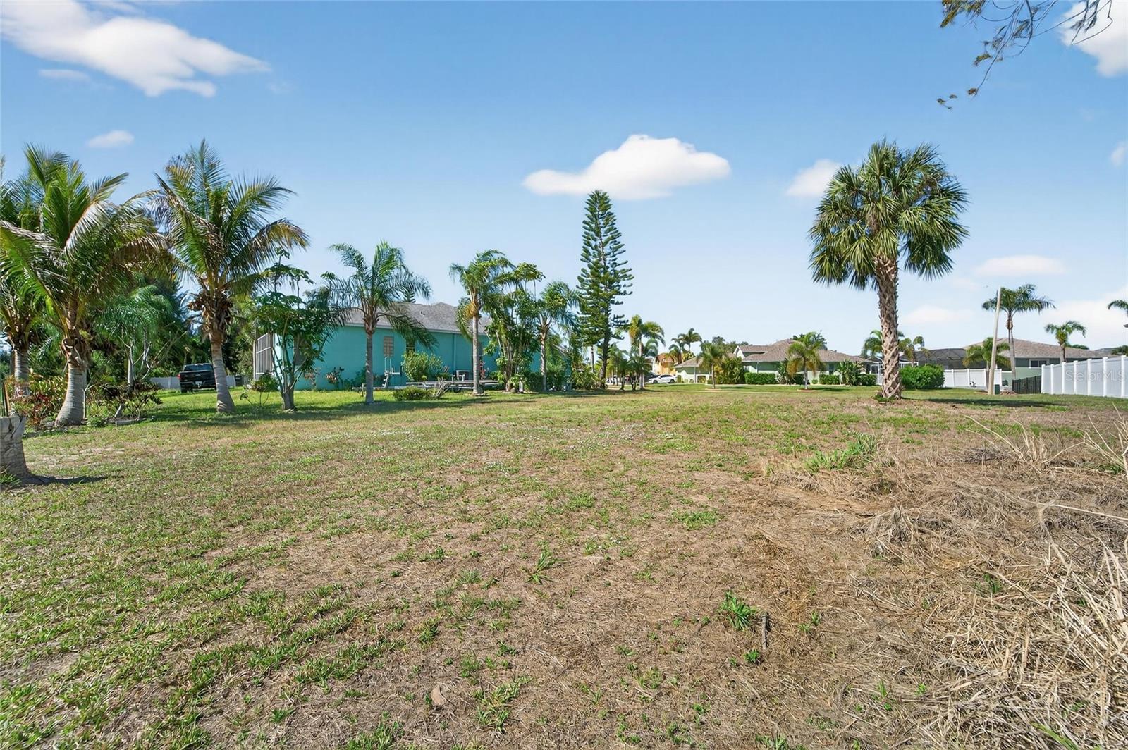 806 GREENVIEW DR — photo 4