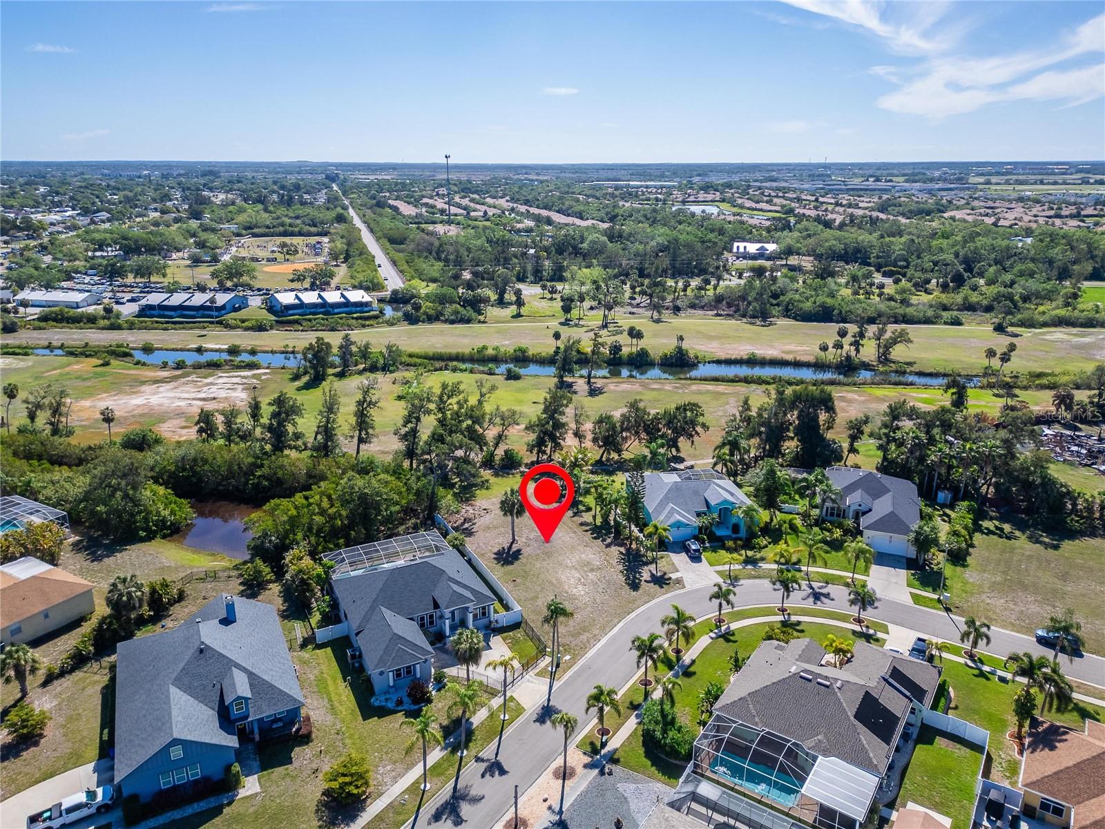 806 GREENVIEW DR — photo 14