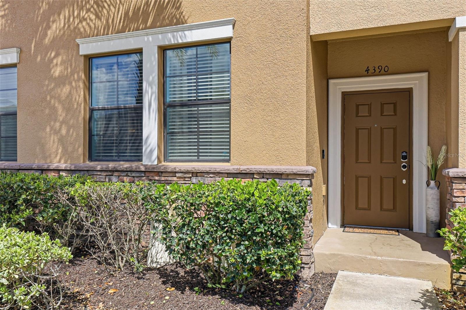 4390 FENNWOOD CT — photo 2
