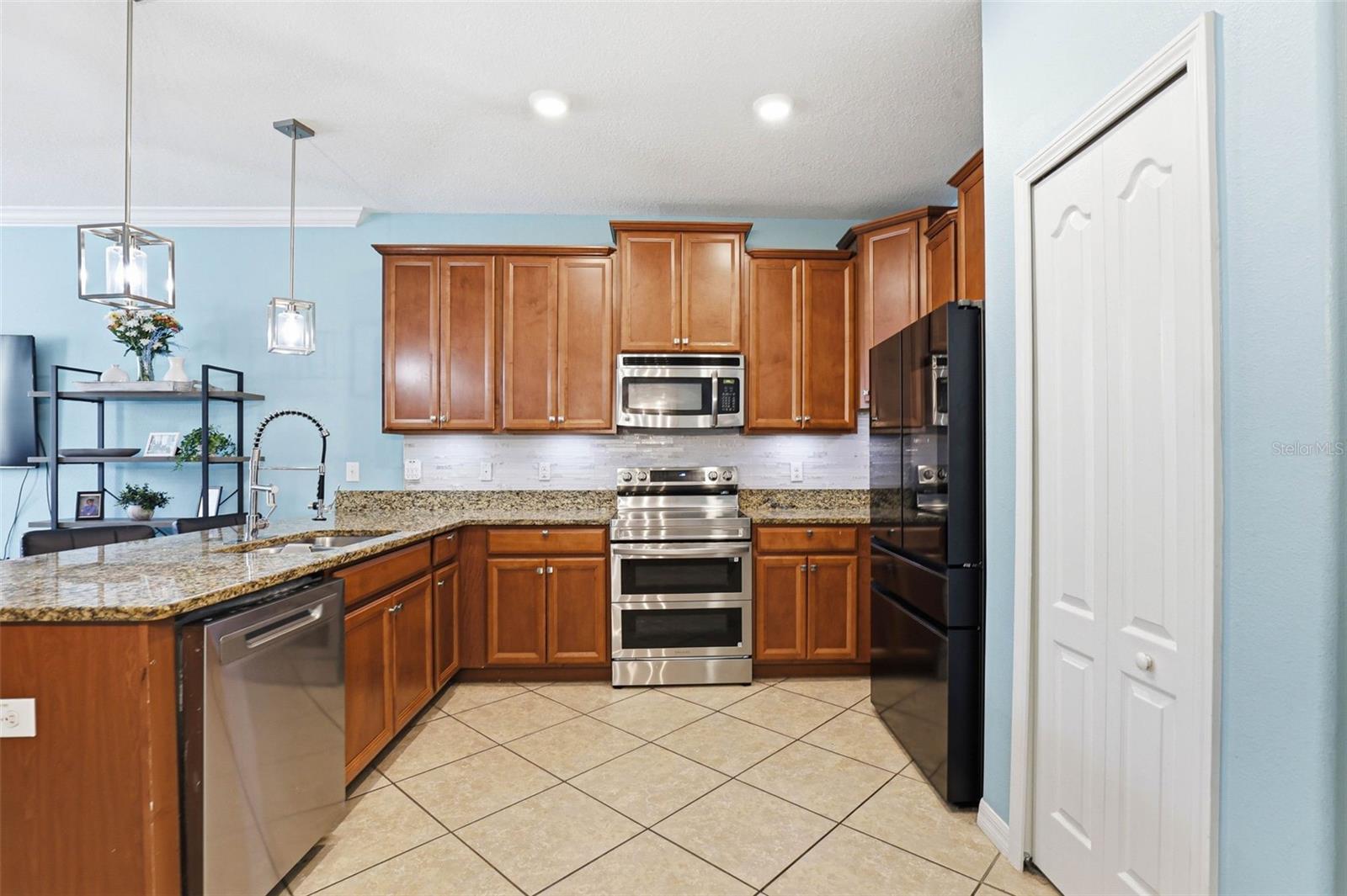 4390 FENNWOOD CT — photo 10
