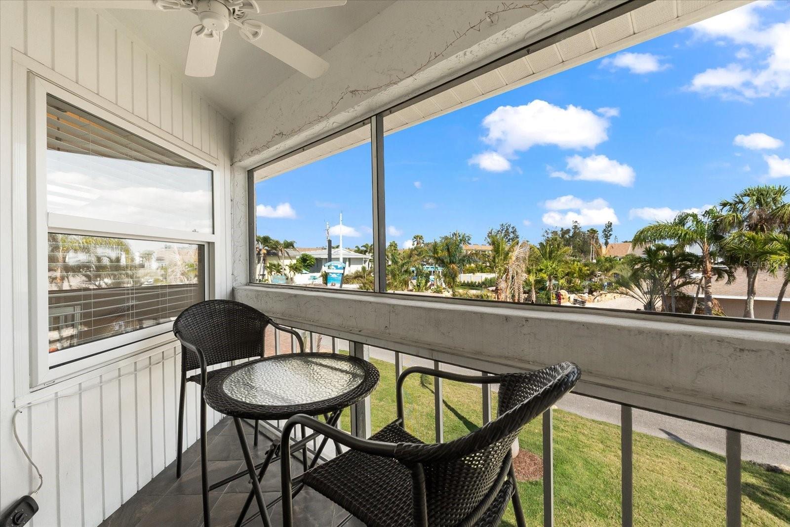 6708 SARASEA CIR #202 — photo 25