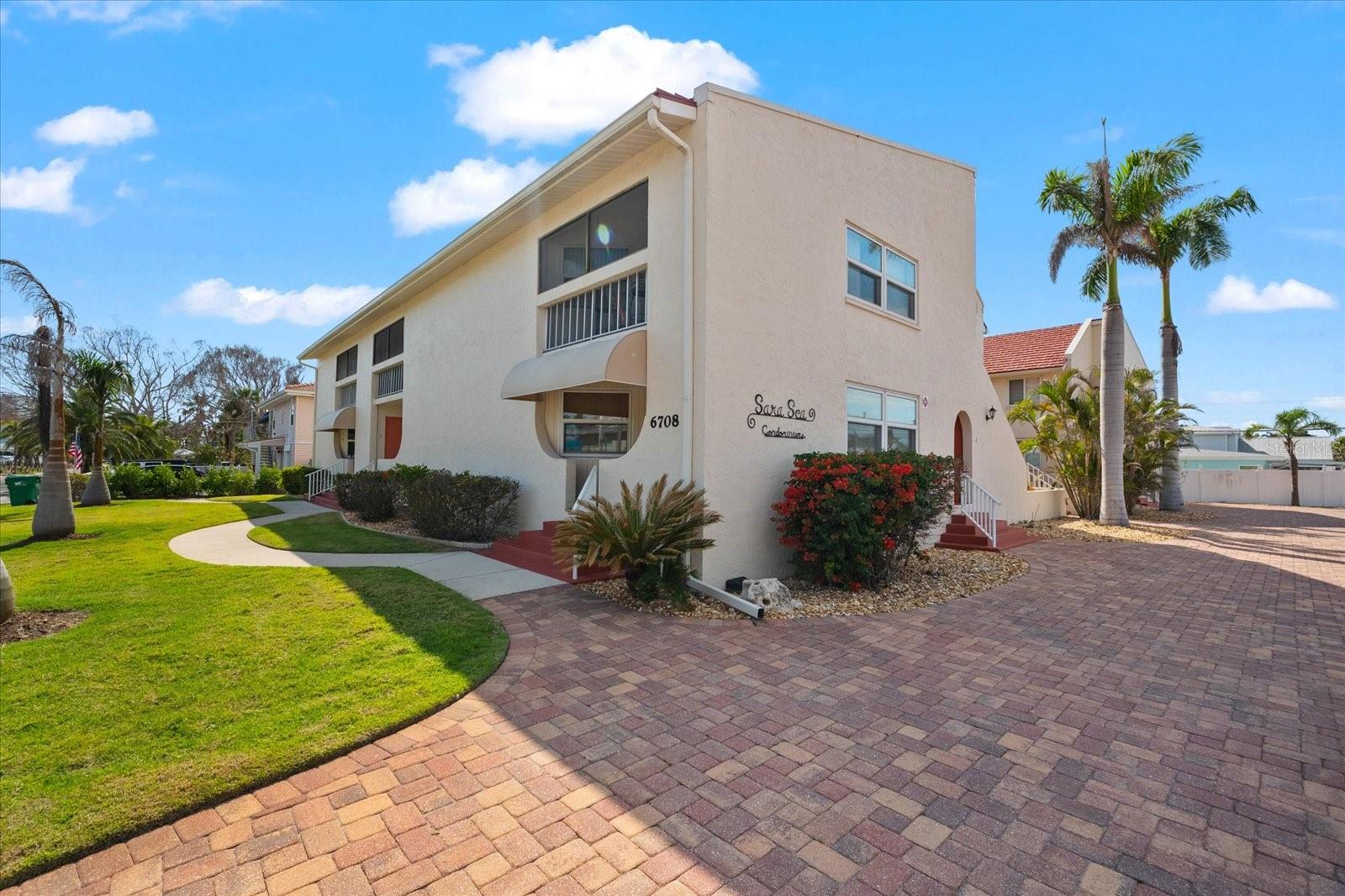 6708 SARASEA CIR #202 — photo 3